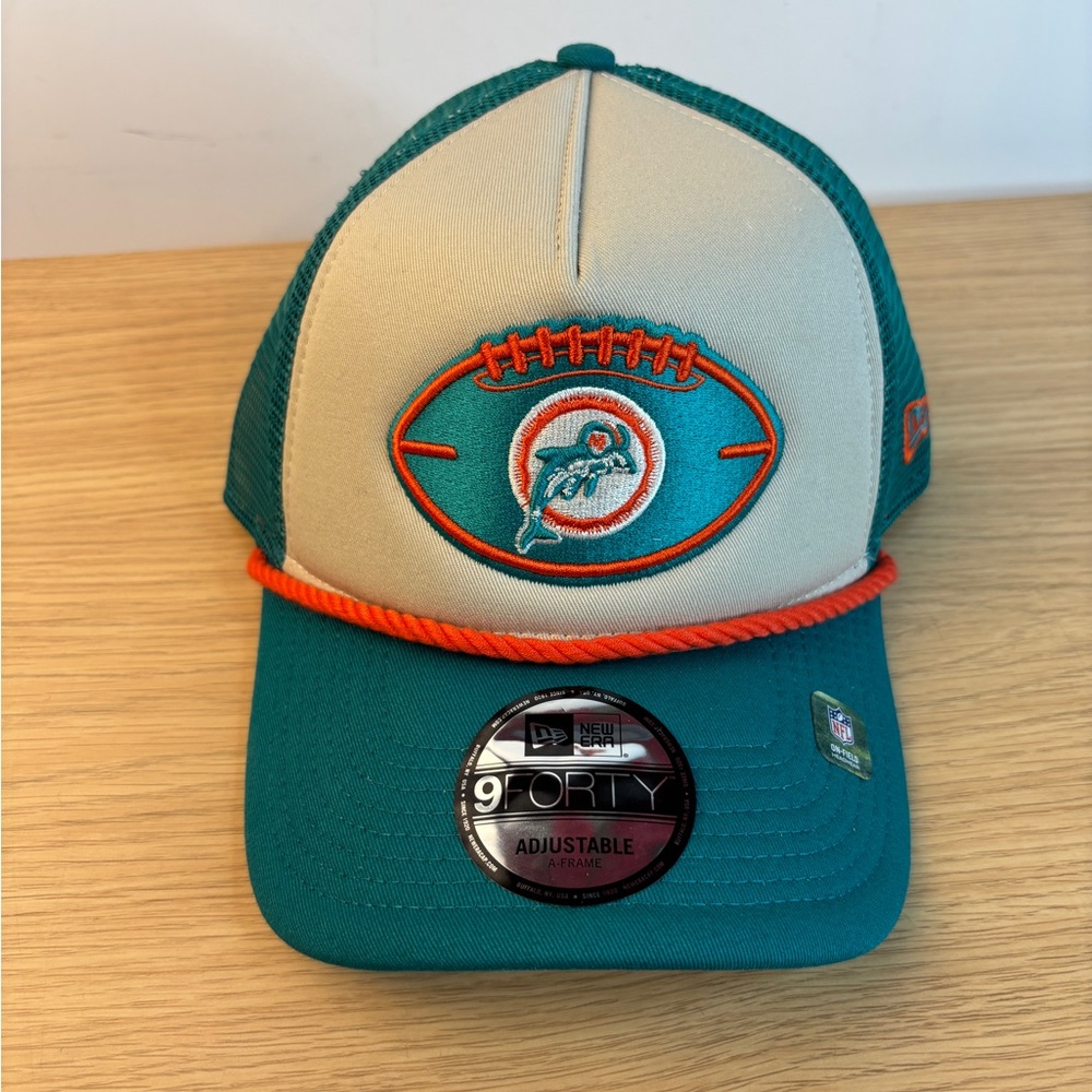 New‎ Era Teal, White and Orange Miami Dolphins Rope Front Trucker Hat NEW!!